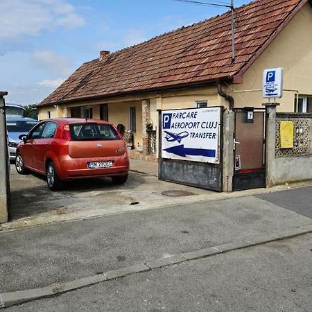 Airport Host Cluj-Napoca Exterior photo