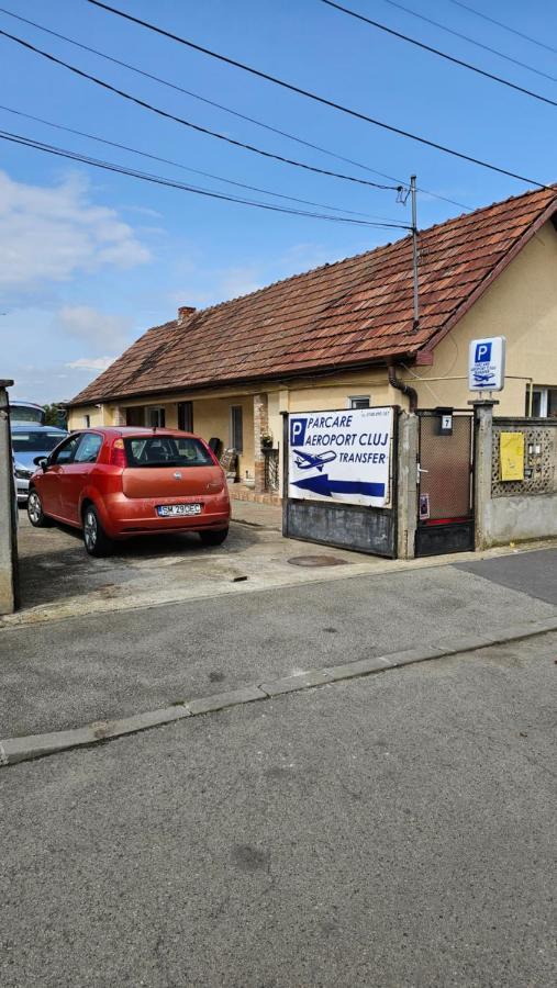 Airport Host Cluj-Napoca Exterior photo
